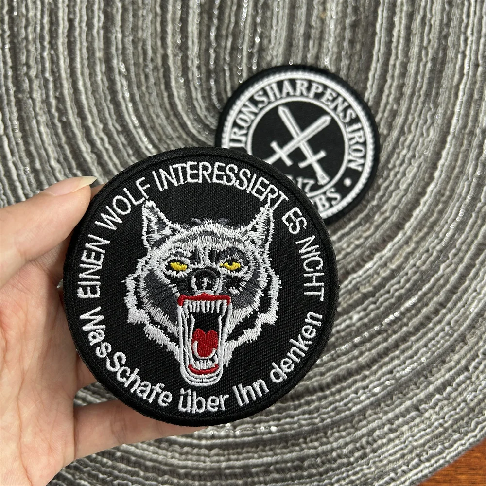 Viking Tactical Wolf Badge Embroidery Double Sword Play Tactical Patch Roaring Wolf Military Hook Loop Backpack Armband Sticker