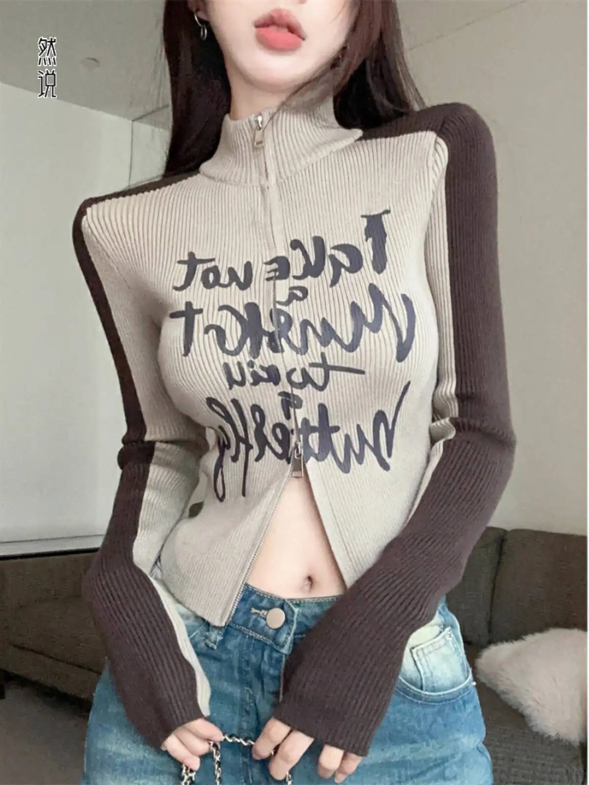 

Women Knitting Base Layer 2025 Autumn Winter Women's Letters Print Cardigan Double Zip Stand Collar Retro Crop Top Knitwear