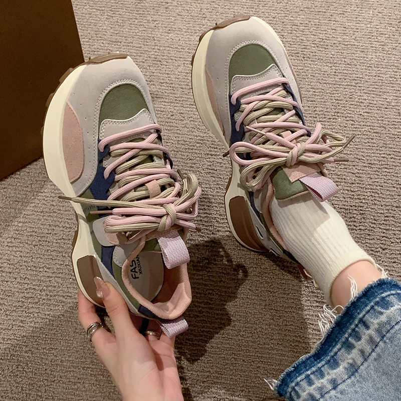 Zapatos retro Forrest Gump de estilo Hong Kong, calzado de cintura pequeña, a la moda, con suela gruesa, para correr, otoño e invierno, 2023