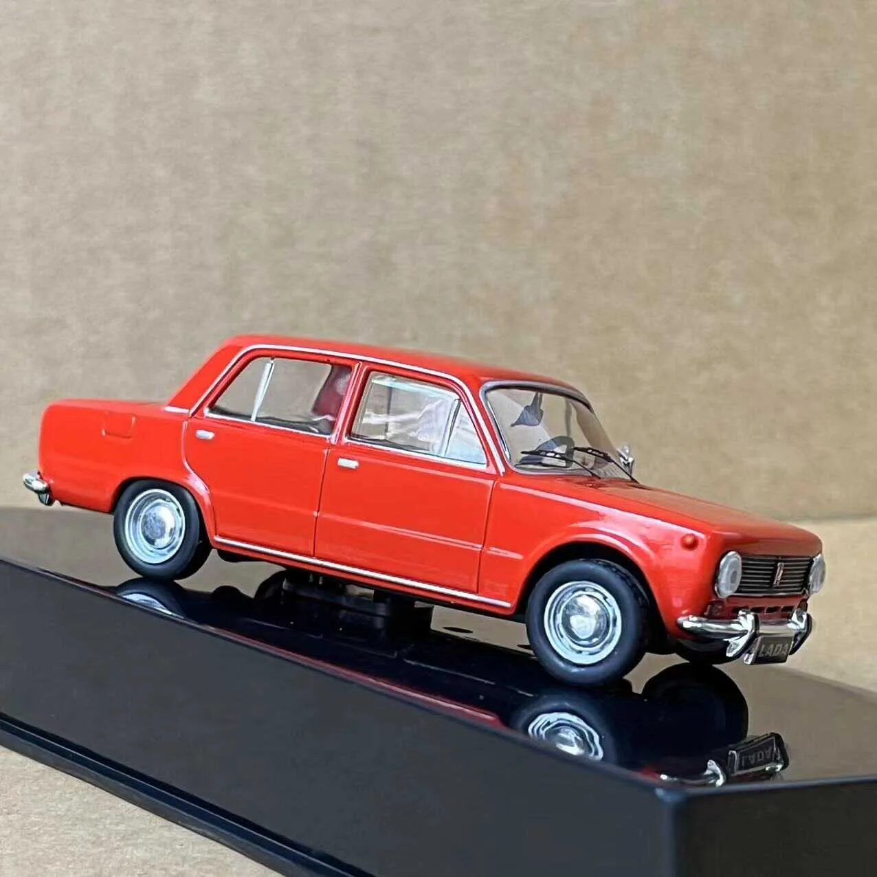 IXO 1/43 Scale LADA 1200 1970 Alloy Car Model Diecast Toys Collection Ornaments Souvenir Toys