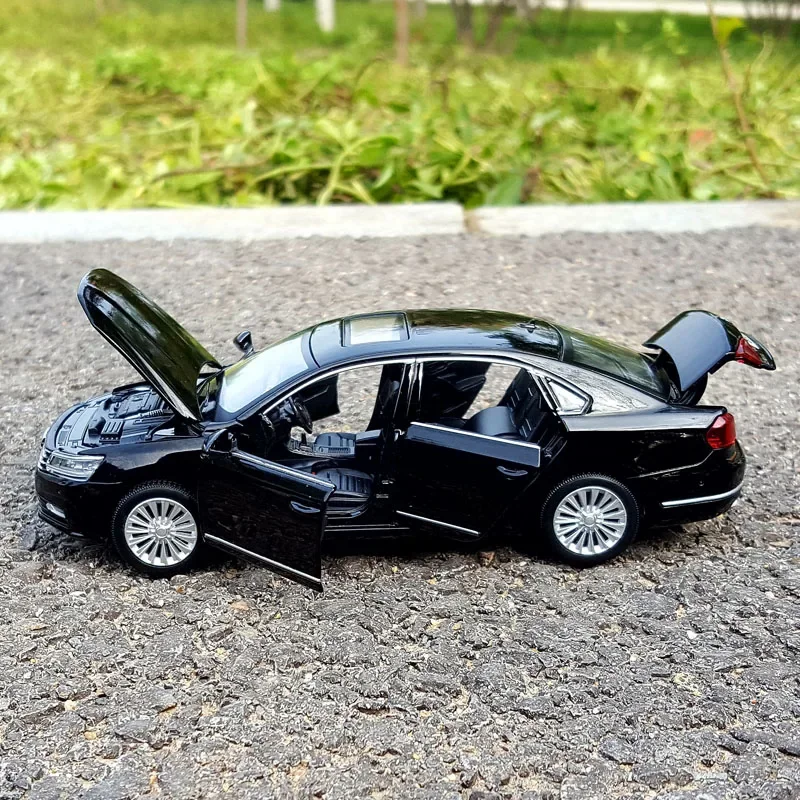 1:32 VWフォルクスワーゲン パサート ダイキャストおもちゃ車モデル 6つの開閉ドア メタルモデル プルバック SUV おもちゃ 子供向け F148 ミニチュアモデル A