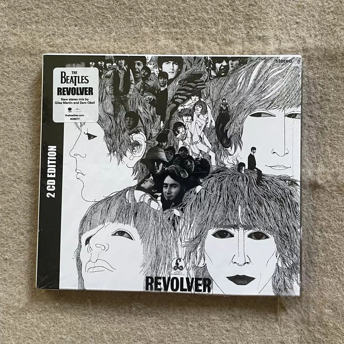 

The Beatles Revolver 2 CD Album, New Stereo Mix, Classic Rock Music Disc for Music Lovers Fans Collection Gift