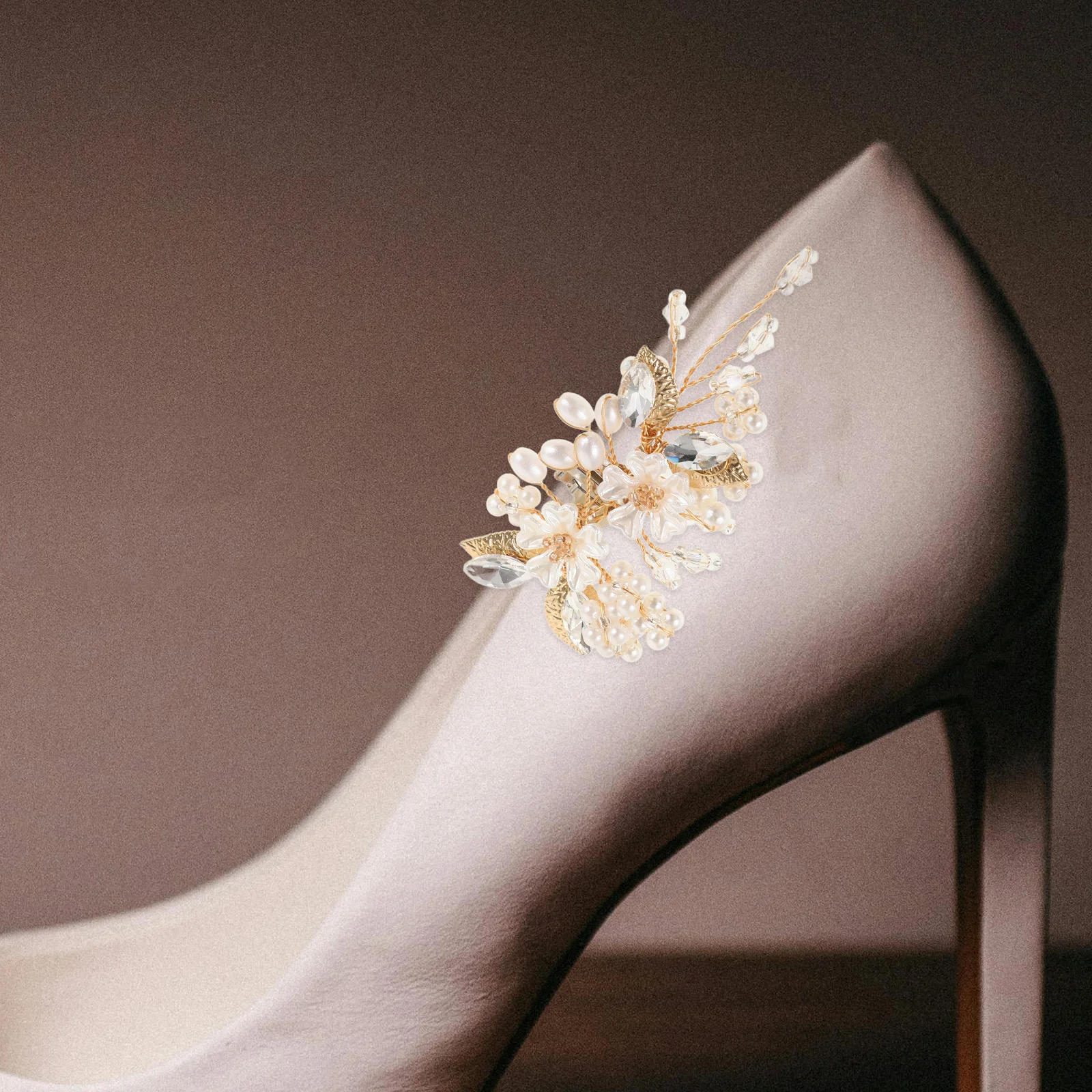 

2Pcs Pearl Flower Shoe Clips Elegant Shoe Buckles for Wedding Bridal Decorative Charm Accessories Women Heel Sandal Jewelry