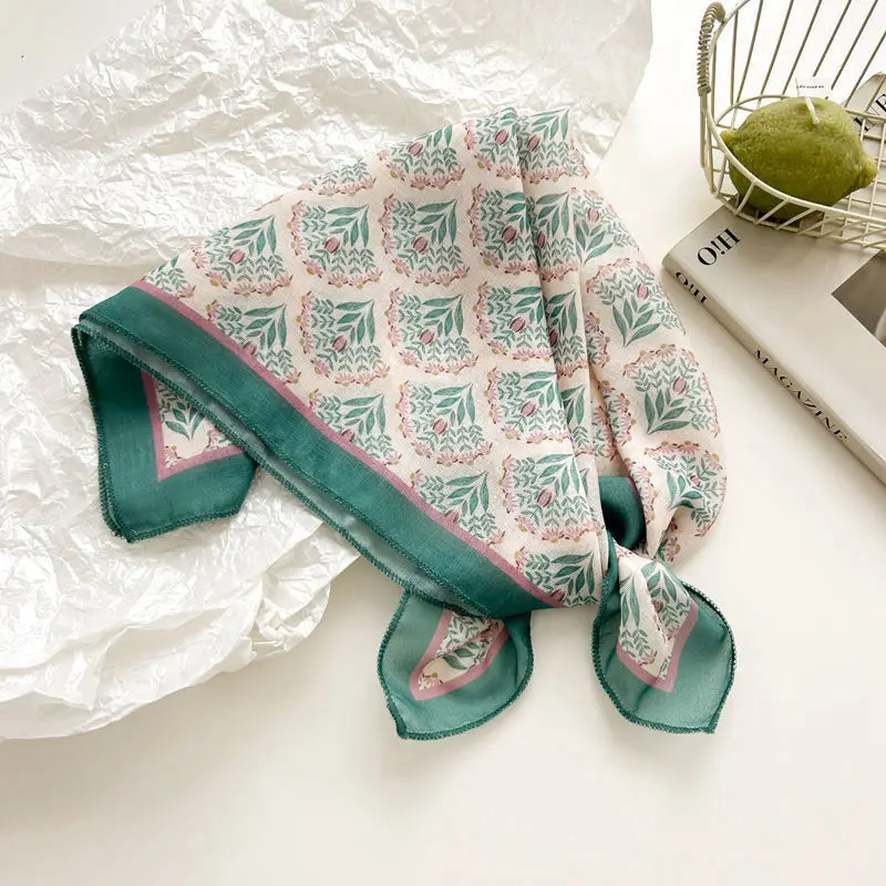 

Lightly Retro, Artistic Layering: Forest-Style Floral Square Scarf, Commuter Scarf, Headscarf, Cotton-Linen Scarf