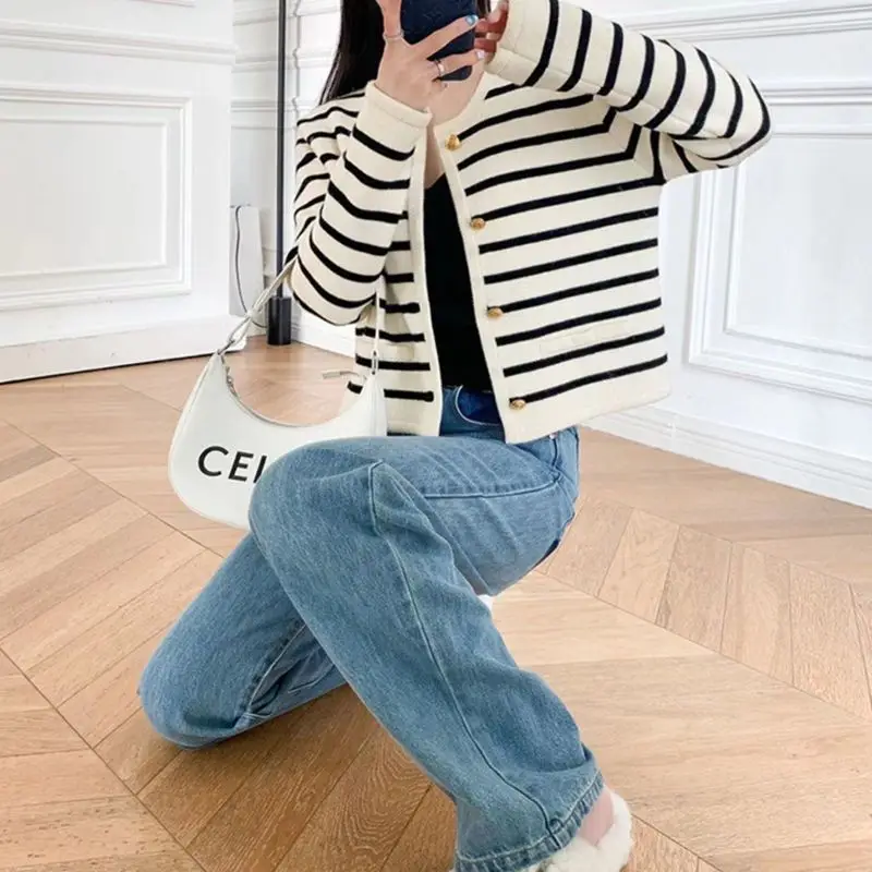 Original Niche Design Gold Buckle Striped Knitted Cardigan Women\'s Outerwear New Knitted Sweater Jacket Long Sleeved Top Trendy