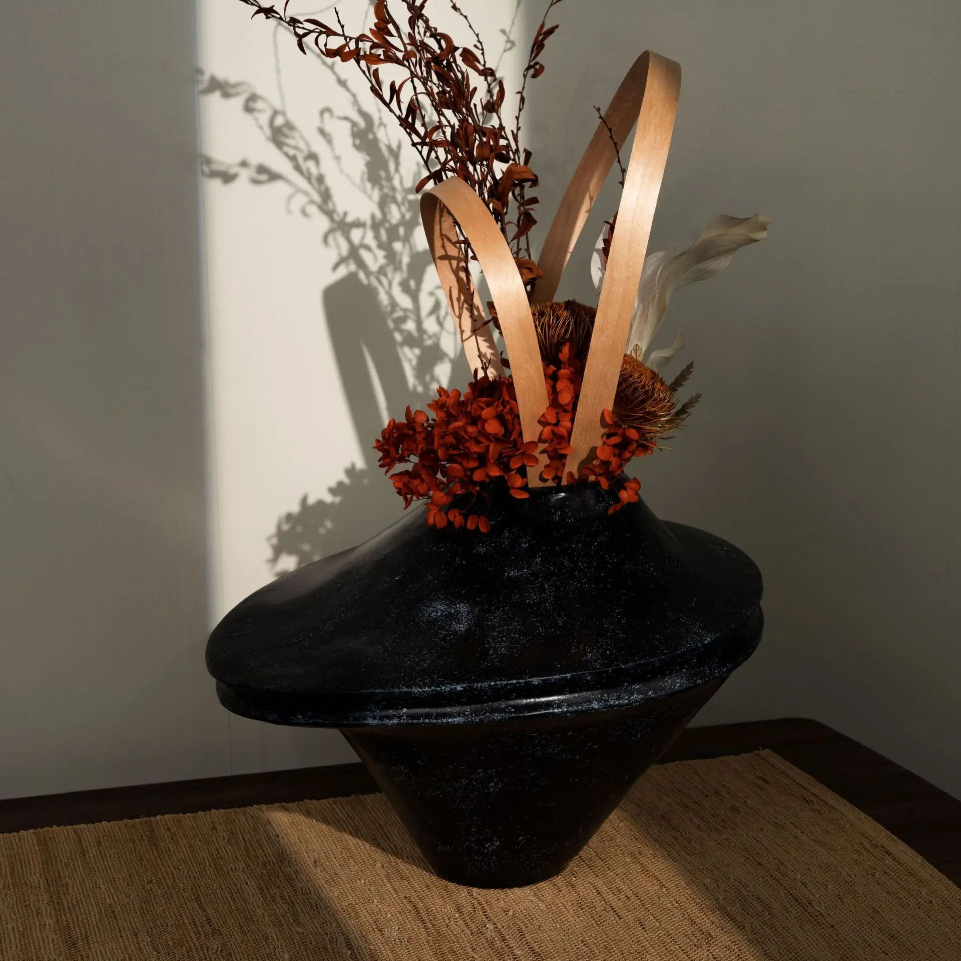 Modern New Chinese Retro Textured Resin Vase, Creative Tabletop Ornament For Dining Table Living Room Showroom Decor