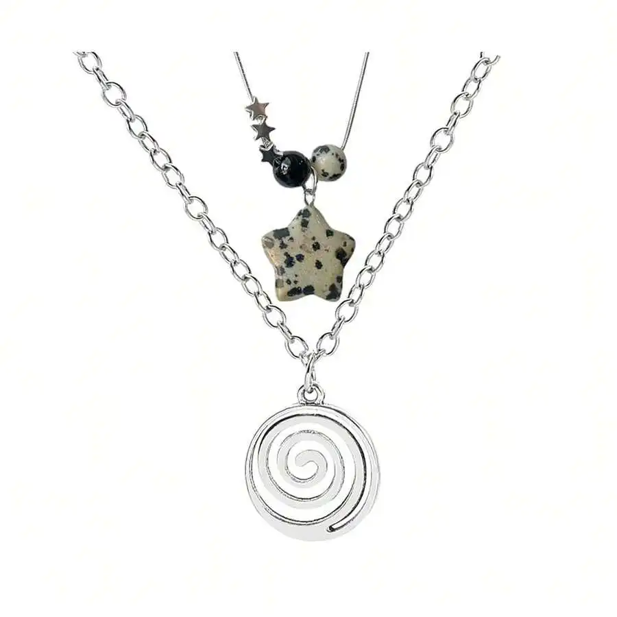 

Многослойное ожерелье с подвесками в виде звезды и спирали, серебристого цвета.
