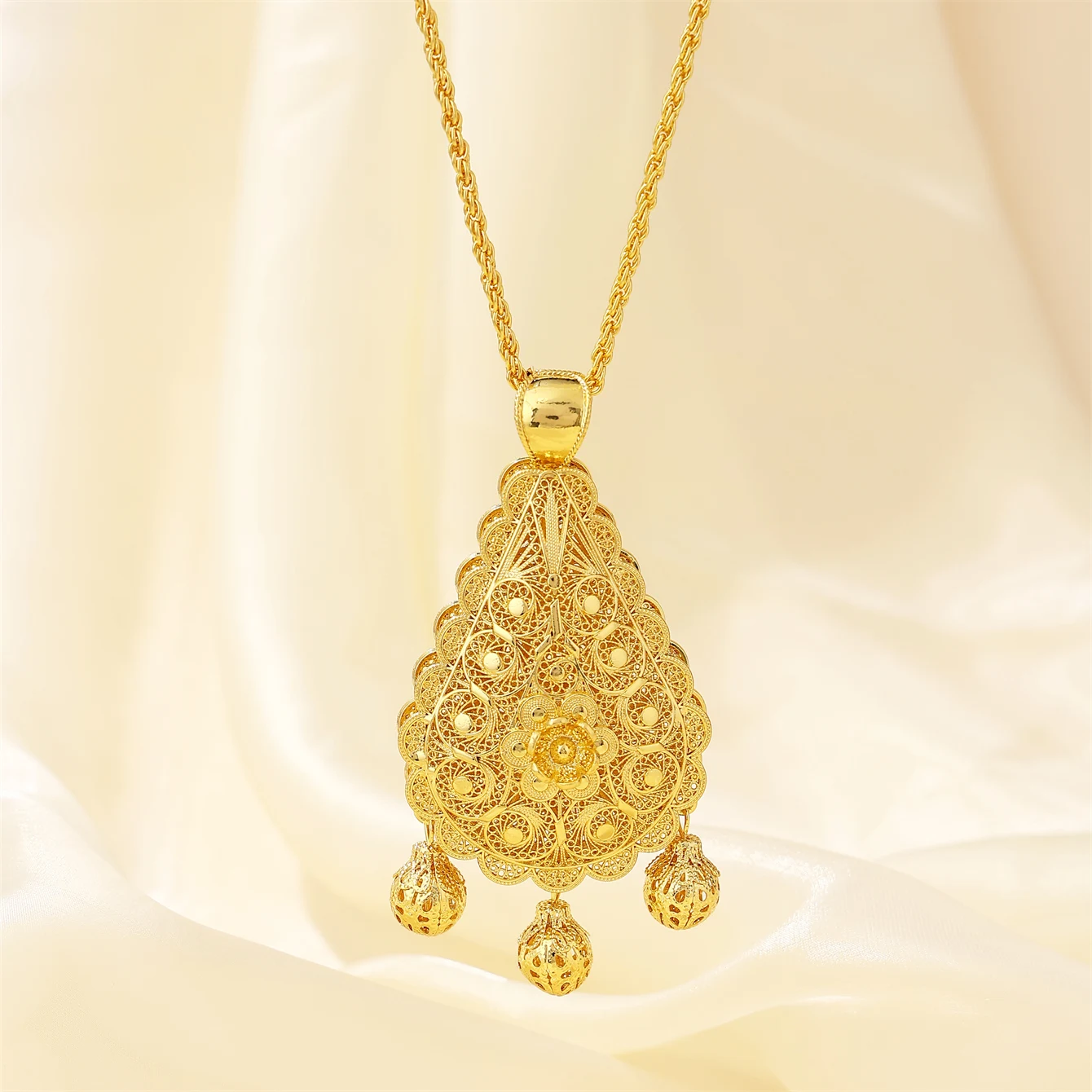 Algerian Flower Pendant Necklace Arab Women's Necklace Master Carved Texture Bridal Gown Jewelry Gift image 4