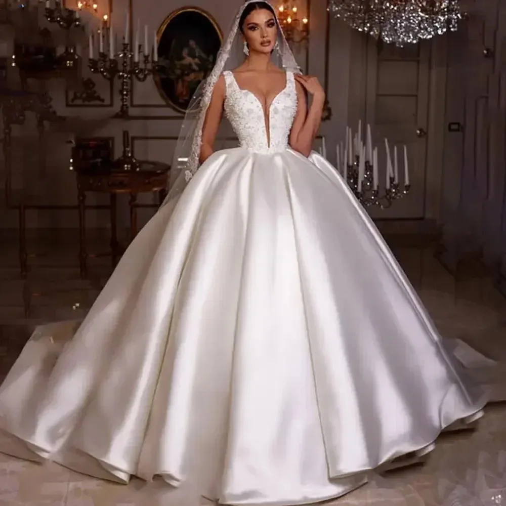

Luxury Sleeveless Robe Satin Princess Wedding Dresses Customized V Neck Pearl Bride Gowns Beads Tank Vestido De Noiva