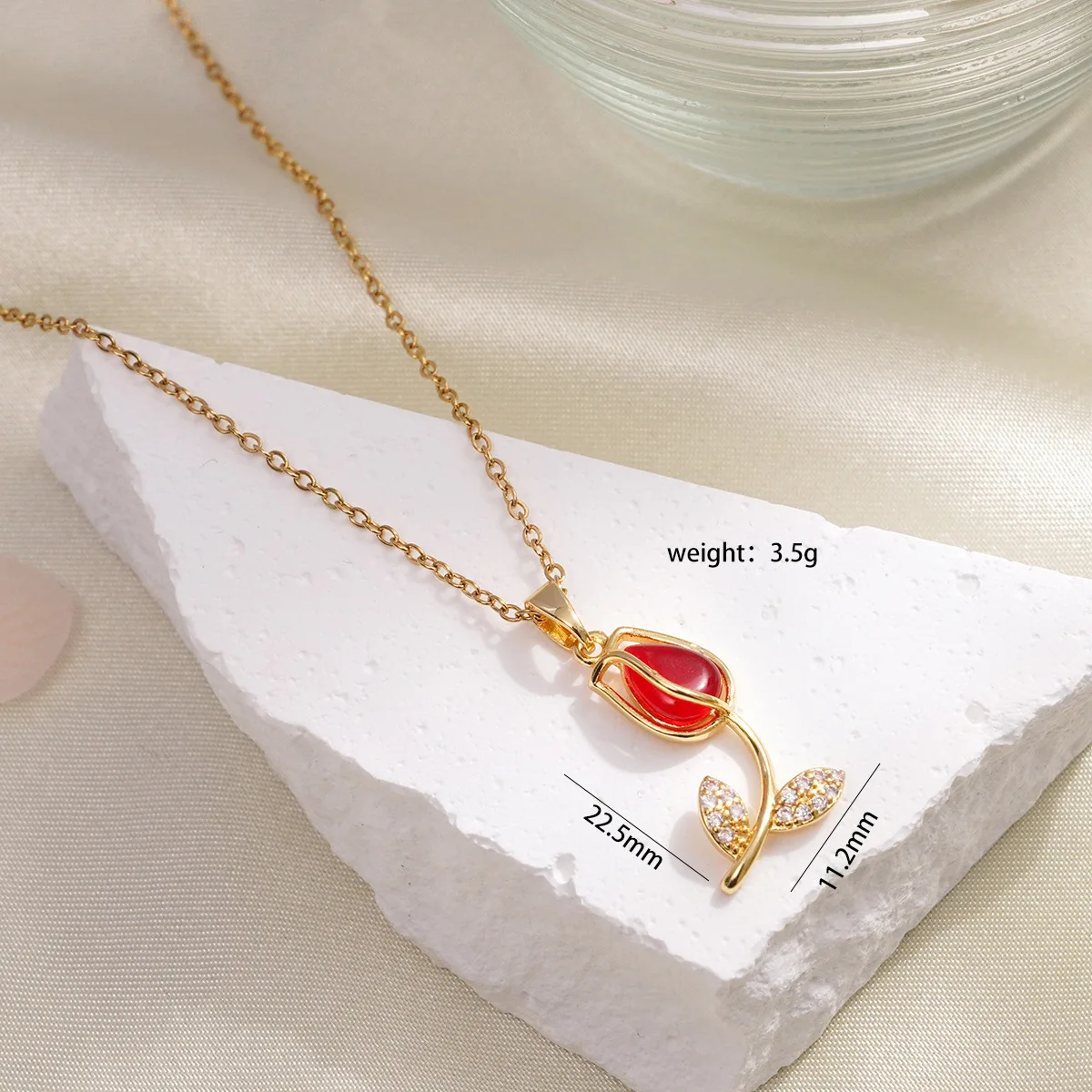 Shiny Delicated Charm Moonstone Opal Tulip Necklace for Women Kpop Temperamented Flower Clavicle Chain Pendant Necklace Jewelry