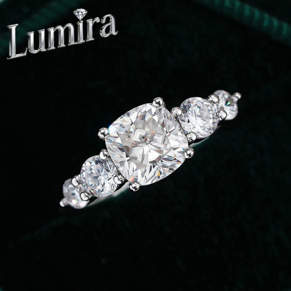 

Lumira Platinum PT950 2-Carat Princess-Cut Moissanite Ring for Women, Square and Rectangular Shapes Radiant Cut Ring