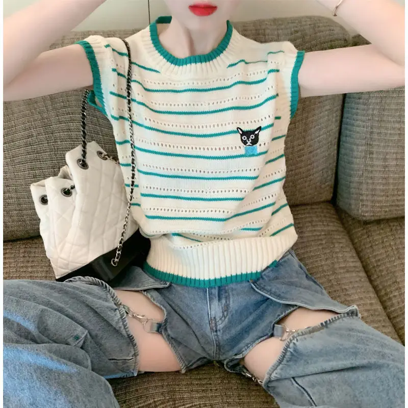 

Летняя Новинка, популярный вязаный жилет с вырезом для девушек, женская одежда, дизайнерская нишевая полосатая короткая футболка без рукавов, Топ