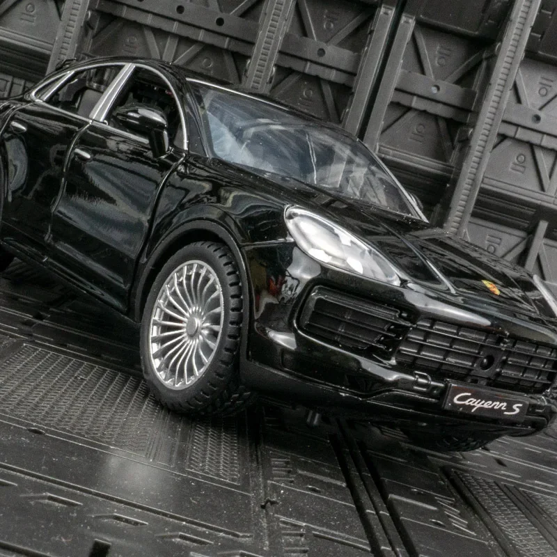 2021 New Diecast 1:24 Alloy Model Car Miniature Porsche Cayenne S Luxury SUV Metal Vehicle for Children Christmas Boy\'s Hottoys