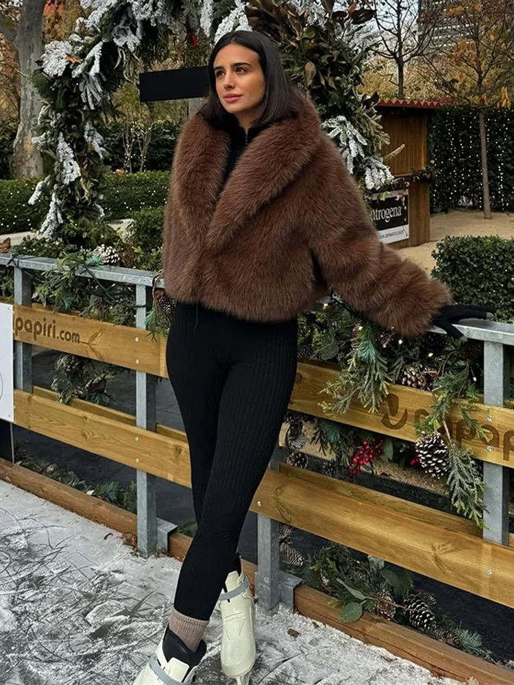 เสื้อโค้ทขนเฟอร์เทียมสีน้ำตาลสำหรับผู้หญิง แขนยาว ปกขนฟู ทรงหลวม อุ่นหนา แฟชั่นฤดูหนาว 2025 เสื้อคลุมสไตล์ไฮสตรีท