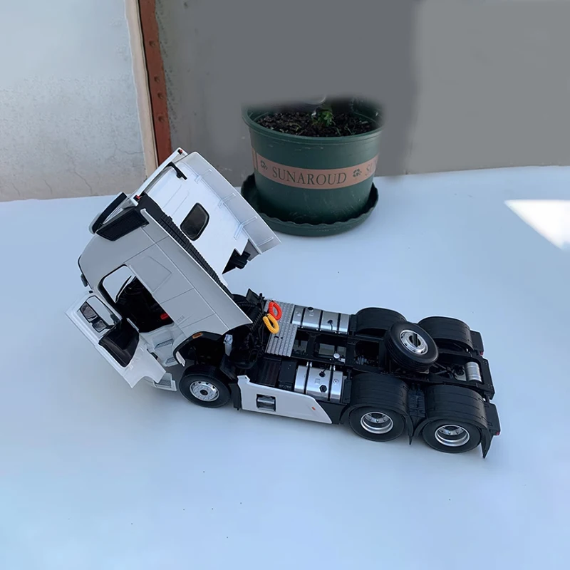 Diecast escala 1:24 dayun v9 caminhão liga cabeça de tração modelo de carro produto acabado simulação brinquedo coleção modelo estático exibição