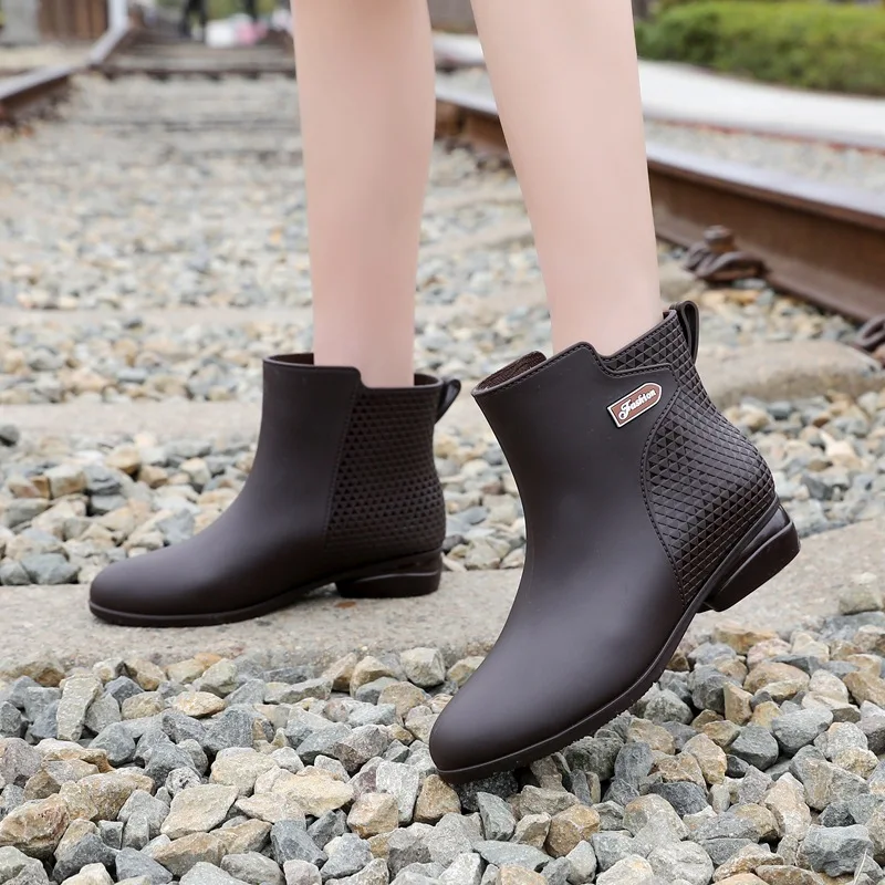 Women's Rain Boots Fashion Waterproof and Warm Non-slip Rubber Shoes Plus Velvet Thick Sole Lightweight Short Tube Rain Boots