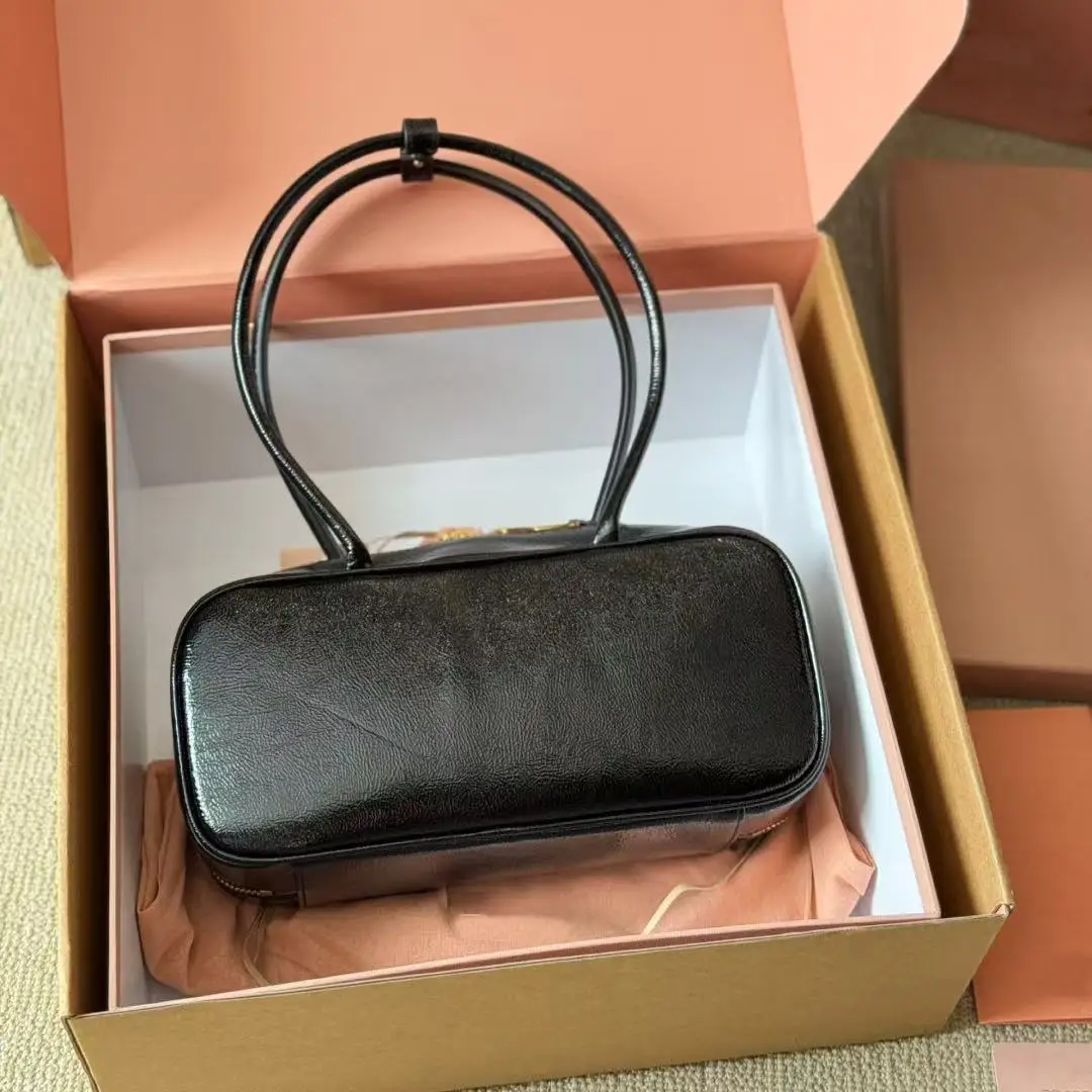 

Glossy waxed leather 2025 new handbags advanced sense Joker commuter bowling shoulder messenger bag pillow bags