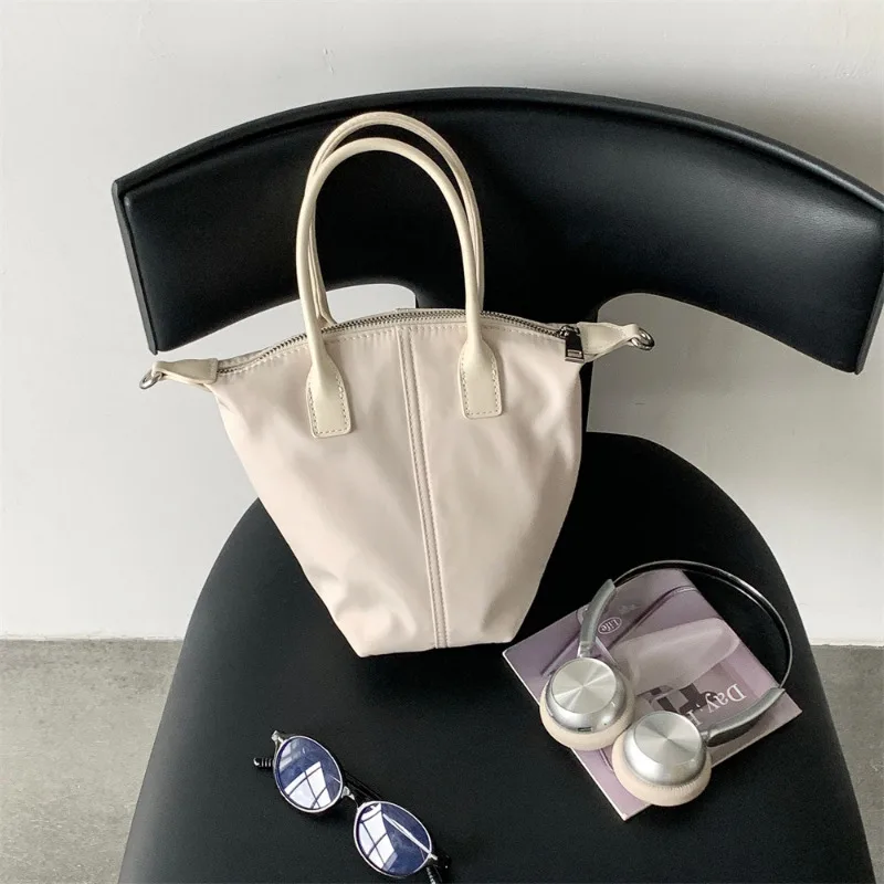 New Korean Style Nylon Bucket Bag Casual Lightweight Fashion Simple Shoulder Crossbody Handbag for Women Niche Design