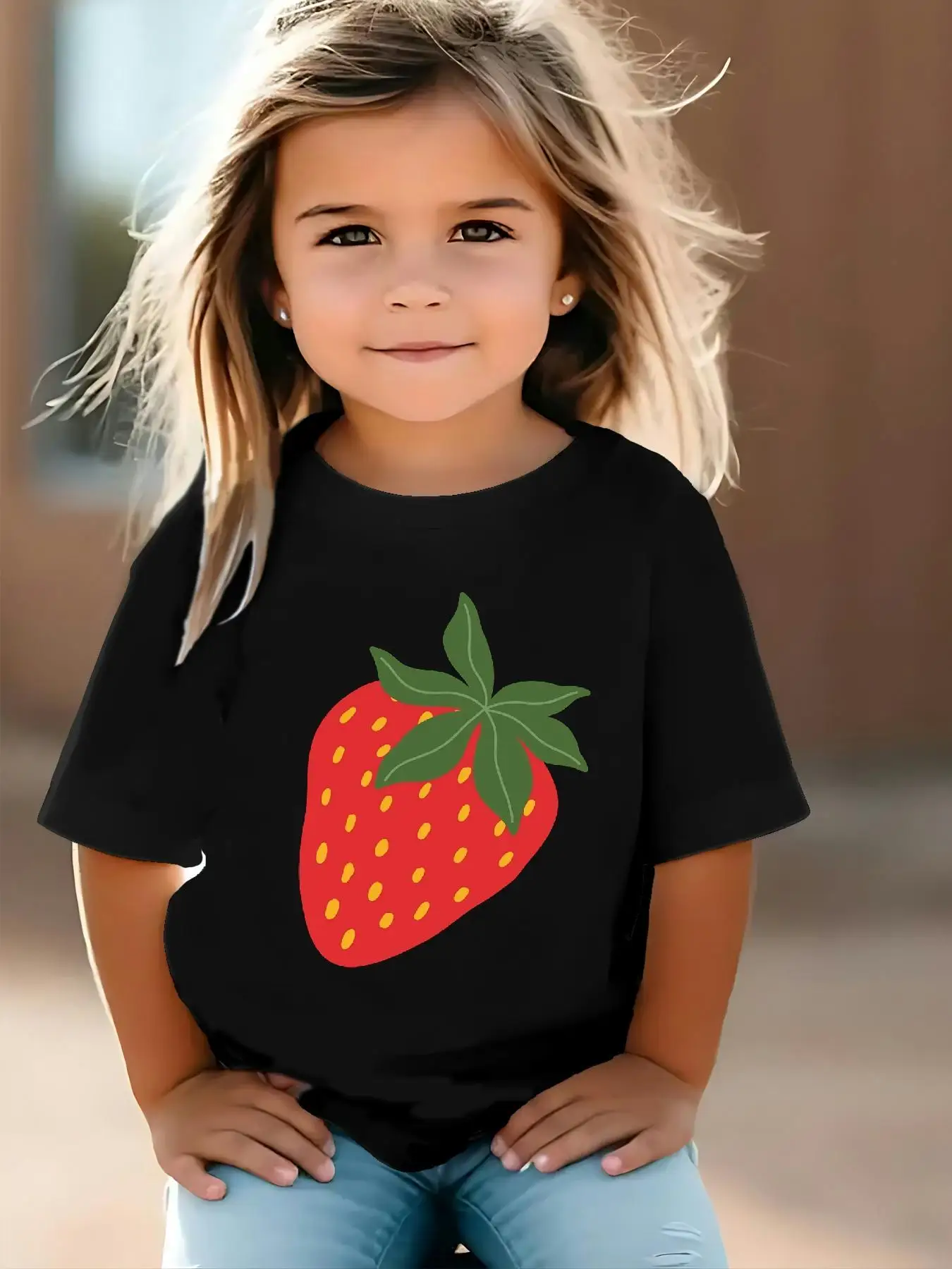 2026 Sommer Mode Mädchen T-Shirt aus reiner Baumwolle mit Erdbeer-Print, niedliches kurzärmeliges Freizeit-Rundhals-Oberteil, atmungsaktiv