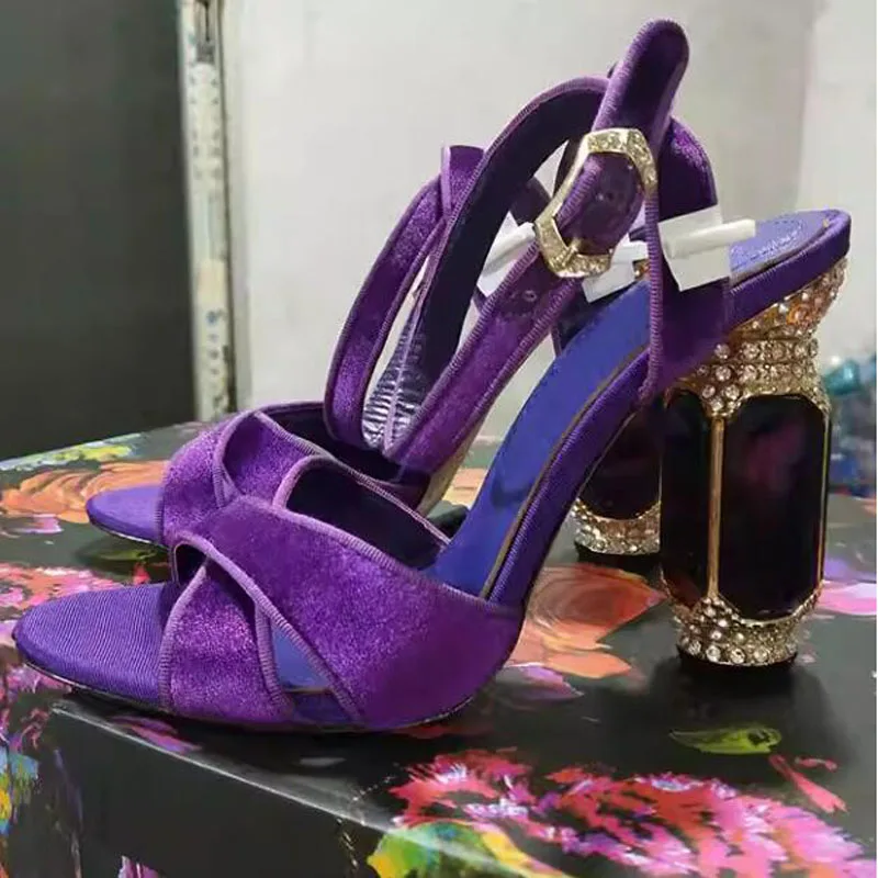 

Летние фиолетово-зеленые бархатные босоножки на толстом каблуке с перекрестными ремешками и стразами, женские туфли на высоком каблуке с кристаллами для свадьбы и банкетов