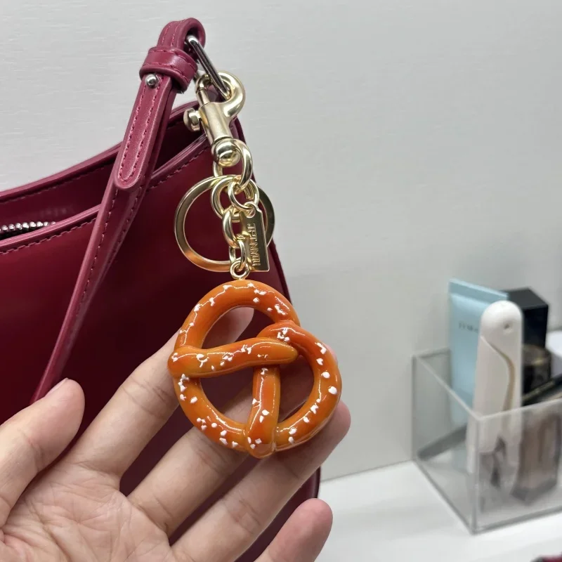 Colgante con patrón de pan a la moda para bolso de entrenador, bolsos de mano, accesorios, llavero, colgante, dijes para bolso
