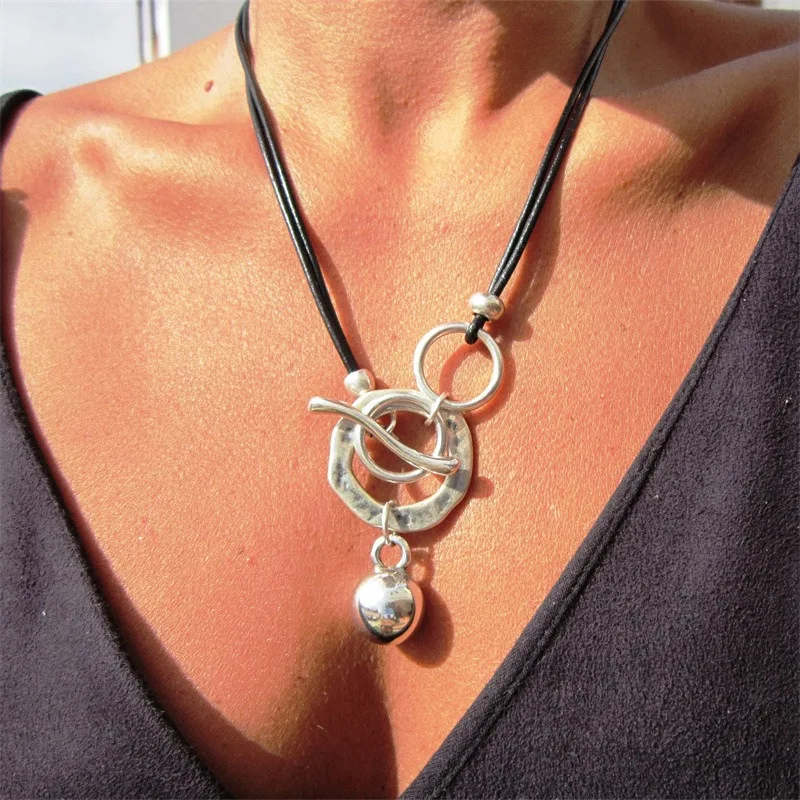 2023 New Fashion Vintage Circle Minimalist Bead Pendant Necklace for Women Bohemian Style Party Accessories High-quality Gifts