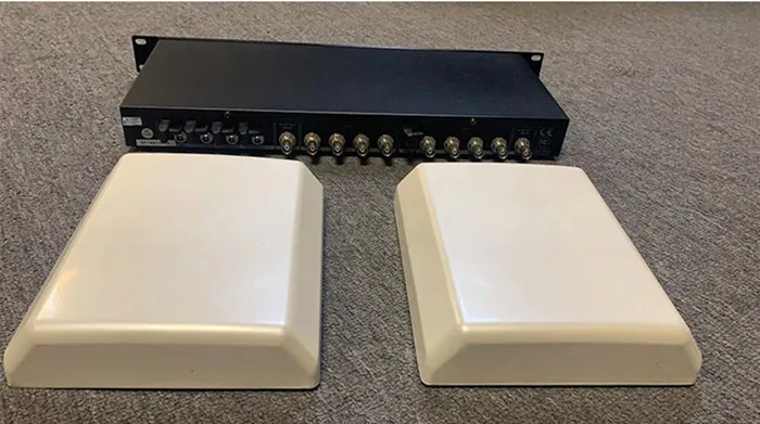 500-950MHz 600เมตร Professional เสียงกลางแจ้งสำหรับไมโครโฟนไร้สายไมโครโฟนสี่ช่องเสาอากาศจำหน่ายระบบ