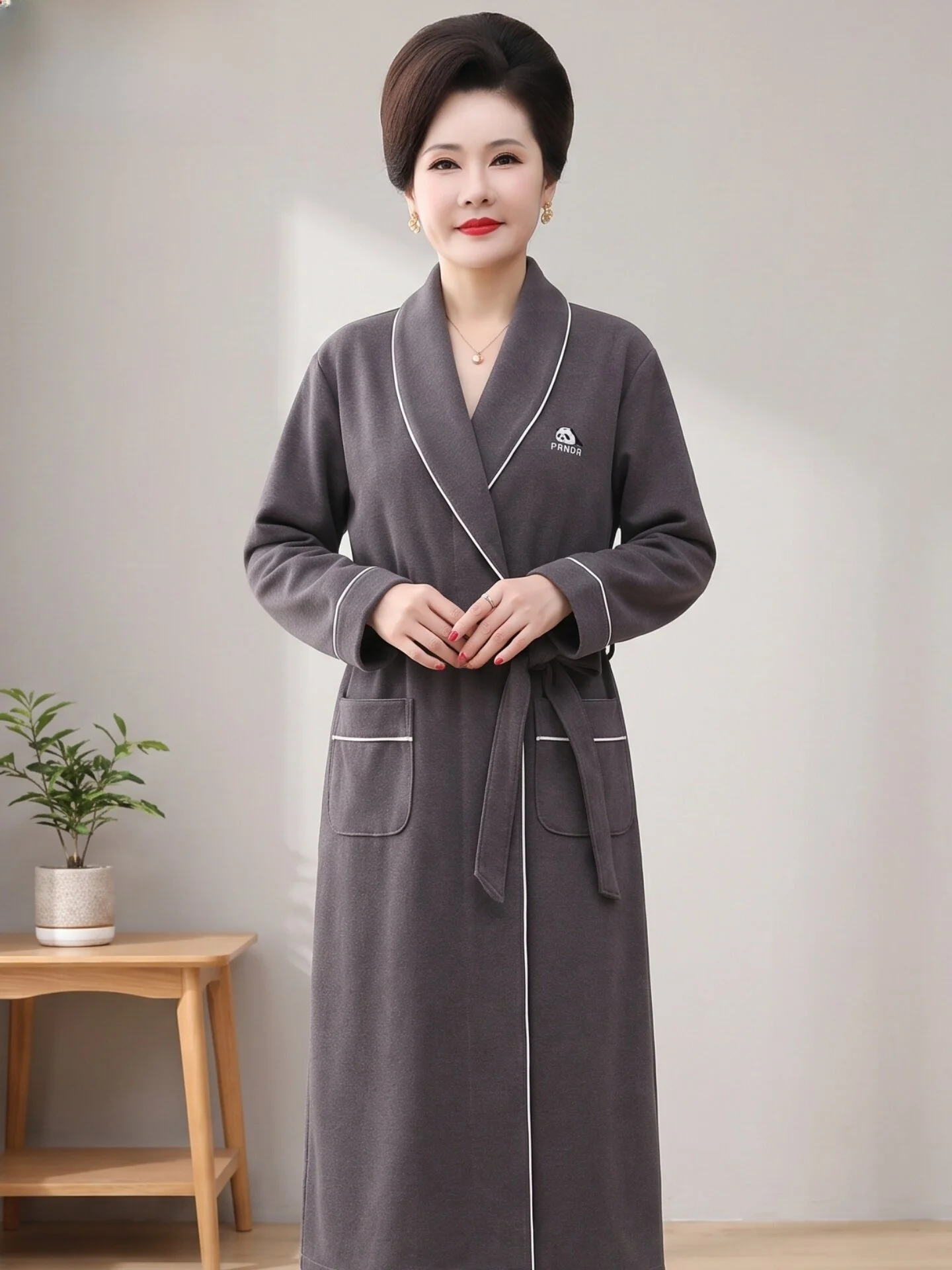 mom's-long-sleeve-thermal-velvet-sleep-robe-women's-autumn-winter-home-leisure-bathrobe-thin-fleece-warm-one-piece-pajamas