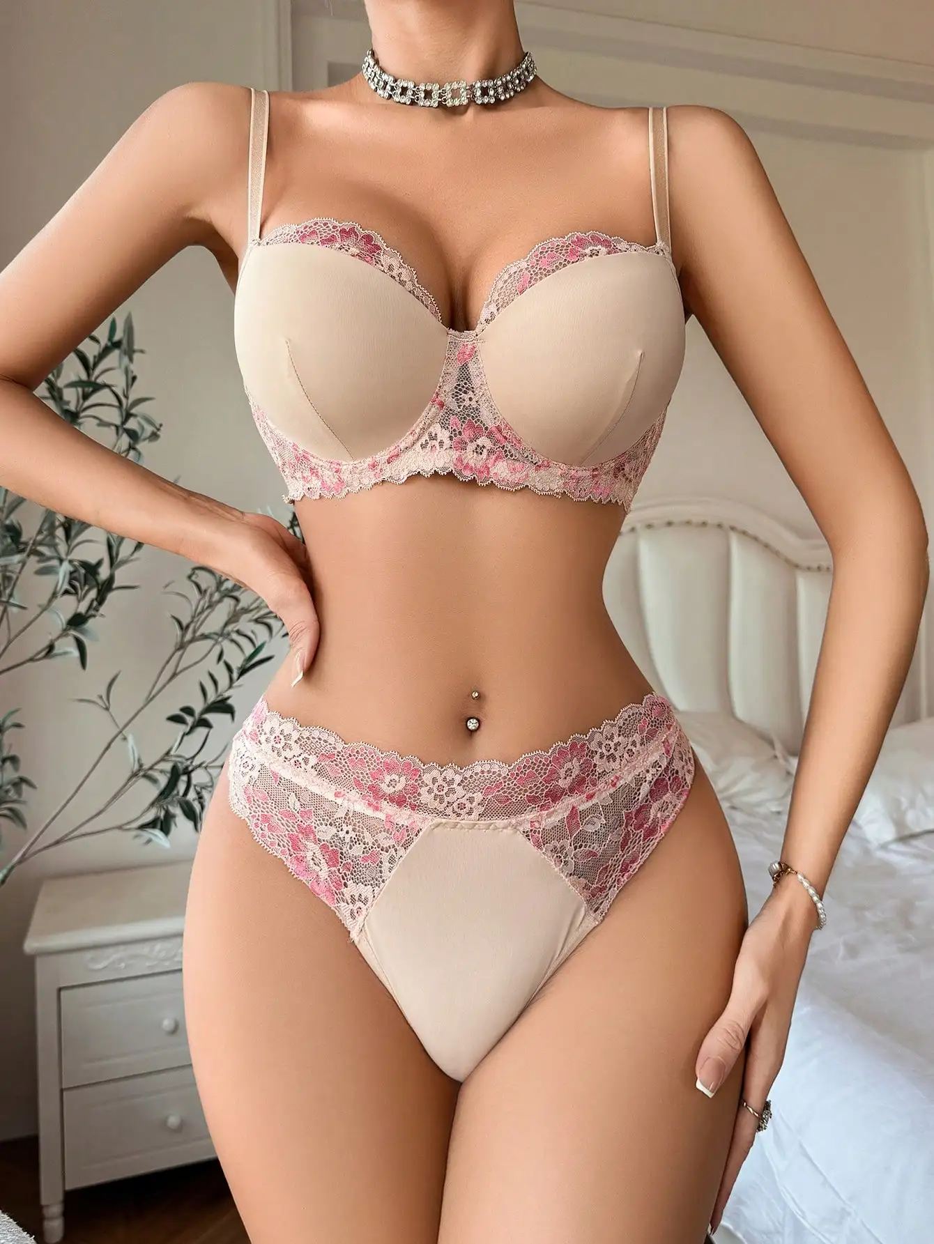 New Sexy Pink Floral Lace Patchwork Lingerie Set For Women With Steel Ring Gathered Lingerie Seamless Underwear Set B2631