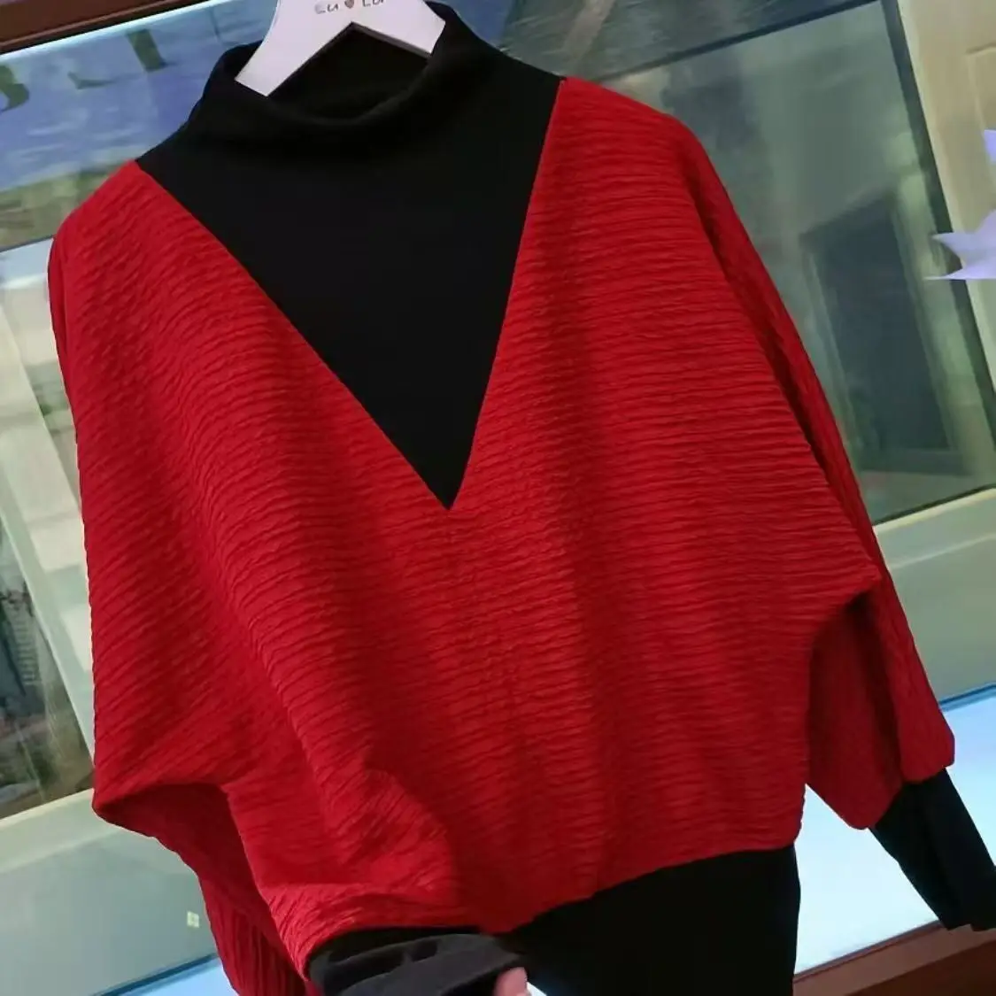

Fashionable Color Blocked High Neck Long Sleeved T-shirt for Women's Spring Autumn Simple Casual Versatile Bat Sleeve T-shirt