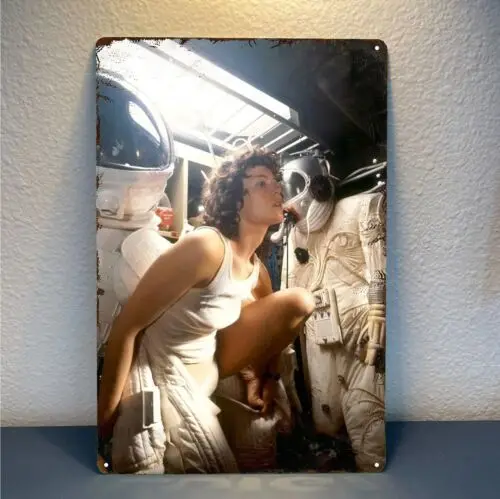 Alien Movie Sigourney Weaver Photo Metal Poster Tin Sign - 20x30cm Plate  -aluminum