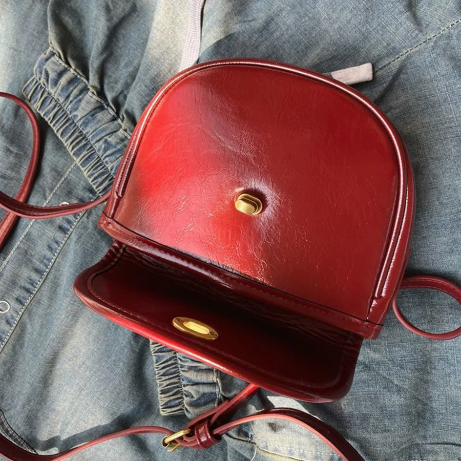 جديد ريترو أحمر داكن الوجه الأعلى حقيبة كروسبودي شبه دائرية رفرف حقيبة بولي Leather جلد صغير السرج حقيبة الهاتف محفظة نسائية للعملات المعدنية أحمر الشفاه حقيبة المرأة