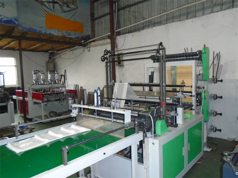 آلة تشكيل الأكياس، آلات تصنيع أكياس التسوق البلاستيكية ذات الطبقة المزدوجة بأربعة خطوط