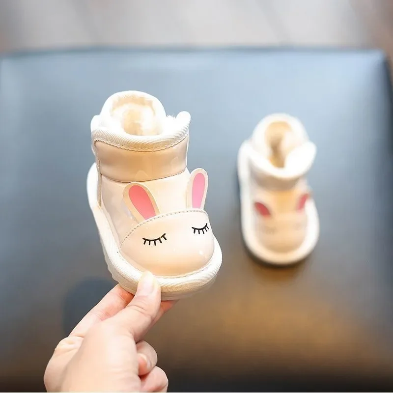 2025 الشتاء موضة أحذية الأطفال الفتيات الأحذية القطنية المضادة للانزلاق أحذية قطنية للأطفال لينة سوليد أحذية مشي للأطفال #4
