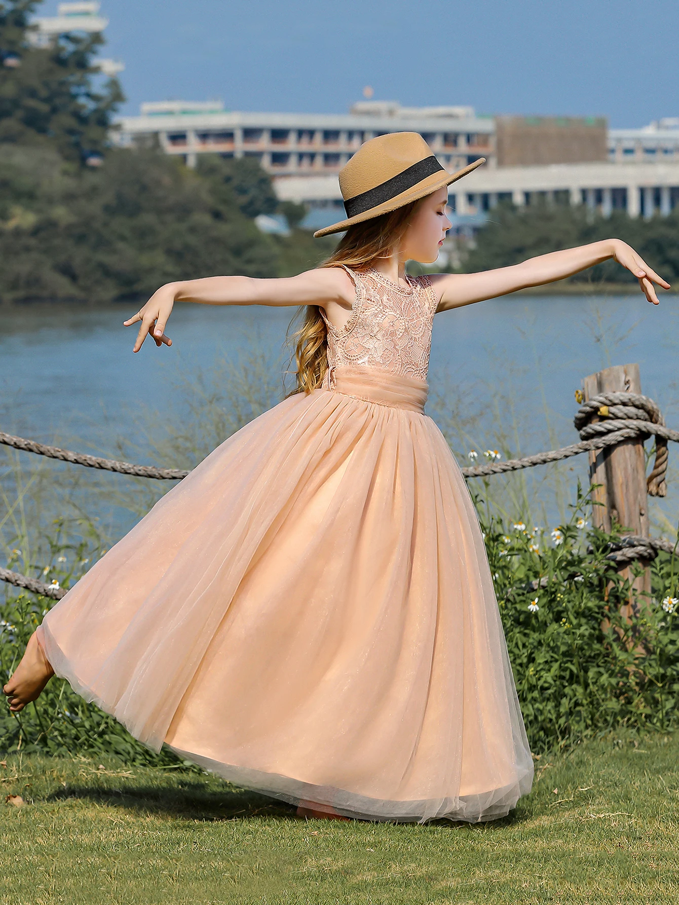 Champagne Girl Dress Party Sleeveless Dance Ball Gown Wholesale Embroidery Wedding Birthday Girls Luxury Princess Backless
