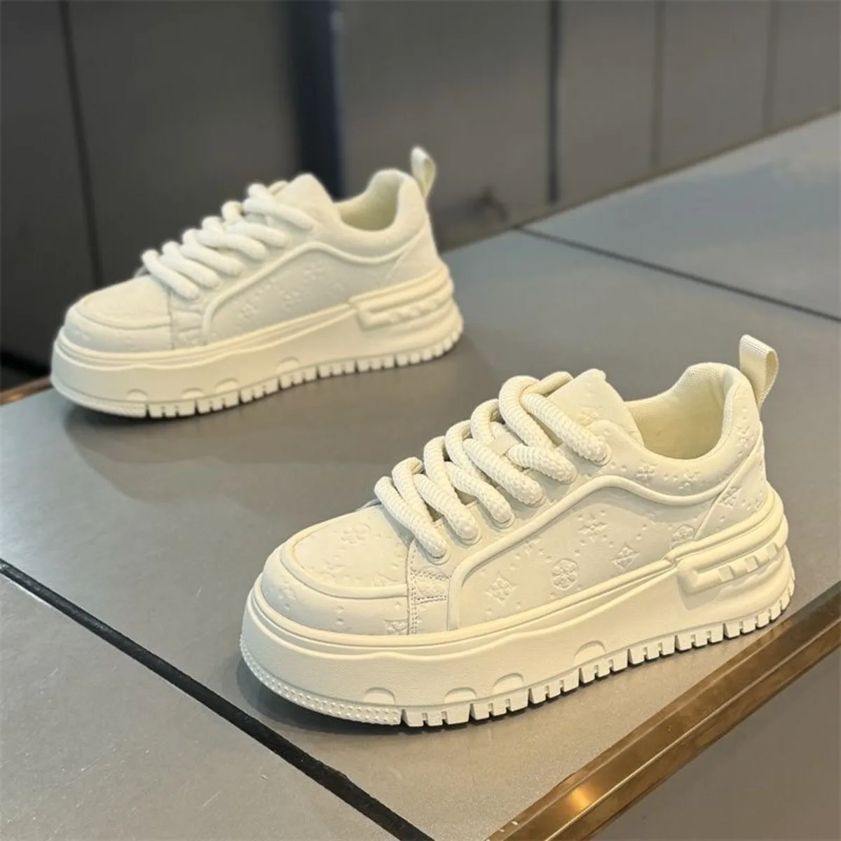 

Мужская повседневная обувь на толстой подошве, легкие дышащие нескользящие удобные кроссовки на мягкой подошве, увеличивающие рост, элегантные