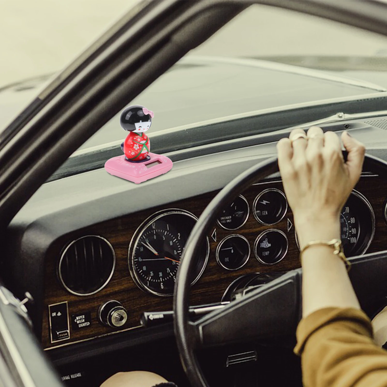 

Kimono Nodding Solar Powered Japanese Maiko Ornament Home Office Decor Desktop Balcony Study Room Auto Interior Accessory