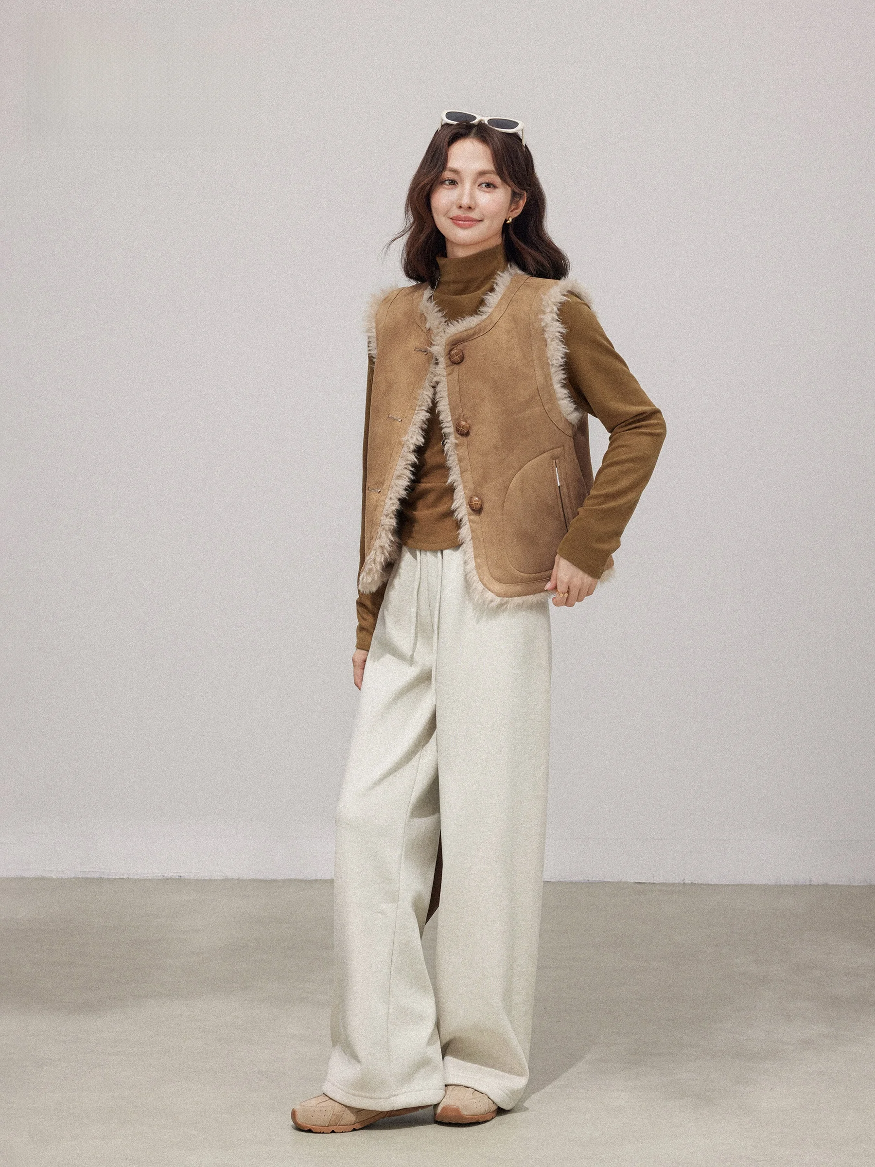 Women's Lamb Fur Vest Jacket Coffee Color Leather And Fur Integrated Autumn Winter Outerwear Shoulder Pad Vest No Sleeve