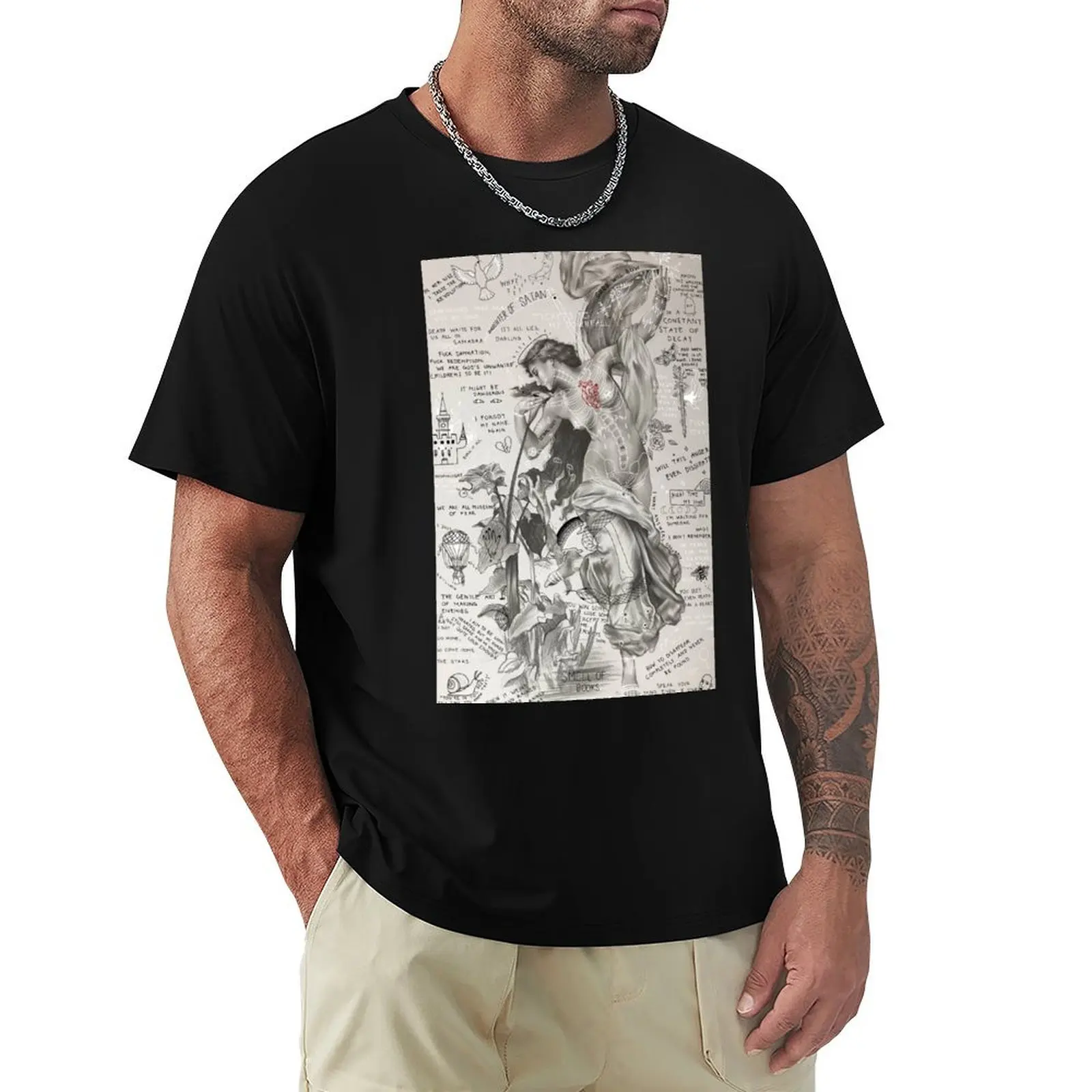 

Vintage drawing of a woman T-Shirt Basic Regular Fit Casual T-Shirt