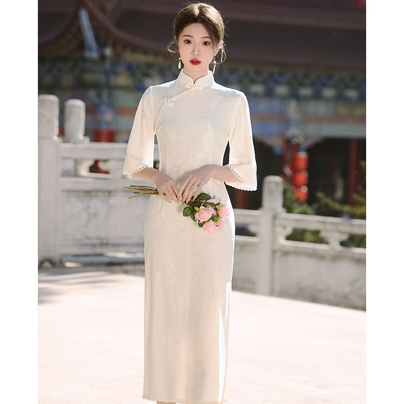 

Новое китайское платье-ципао с открытыми плечами, бежевое, для помолвок, стройнящее, в национальном стиле, для повседневной носки, свадебное платье