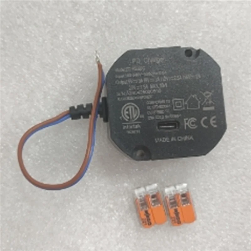 محول LICE-AC إلى USB C مزود طاقة مثبت على الحائط لأجهزة الكمبيوتر اللوحية USB-C 5-20 فولت مع شاحن مخرج 30 وات لأجهزة Ipad