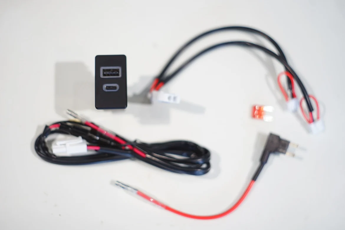 FOR Nissan Tule Y60 Charger Tule Y60 Charger Nissan Y60 USB Quick Charge