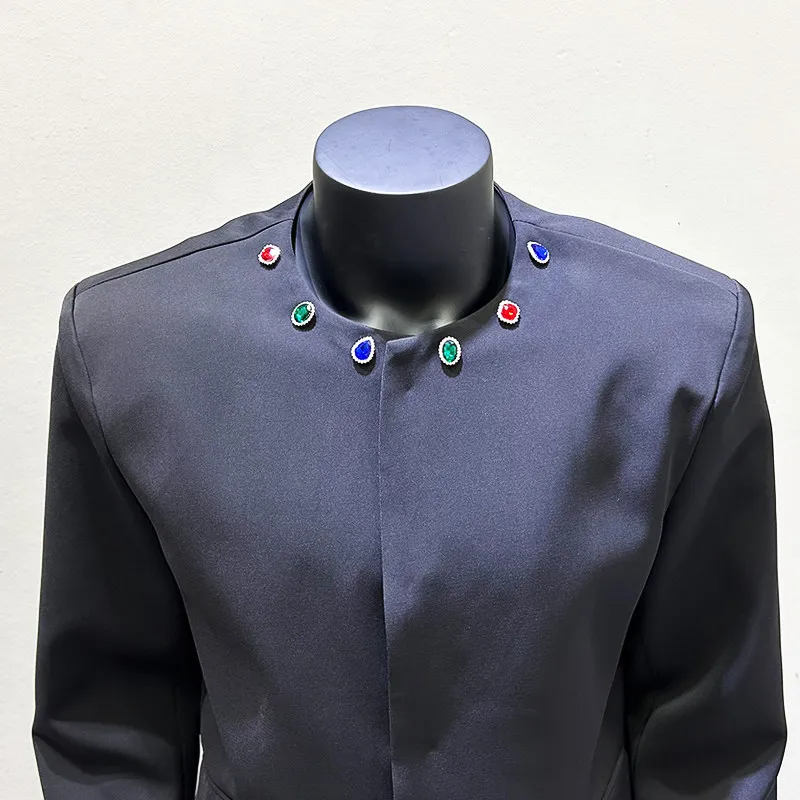 Men's Round Neck Jacket with Padded Shoulders and Cropped Shape for Holiday Parties and Memorable Evening Looks
