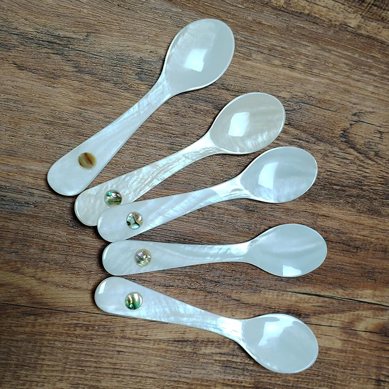 3 PCS Shell Caviar Spoons Mother of Pearl Caviar Spoons Round Handle for Caviar, Egg, Ice Cream, Coffee, Restaurant Serving
