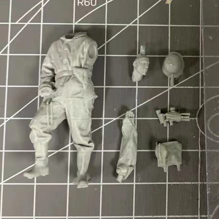 1/35 Resin Model figure GK Soldier WAFFEN OFFICER Military theme of World War II Unassembled and unpainted kit