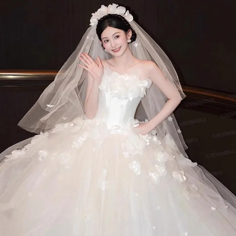 

Simple Strapless Wedding Dress Korean Style Sweet Sleeveless Princess Dress Slim Fit Three-dimensional Flower Dress Customized