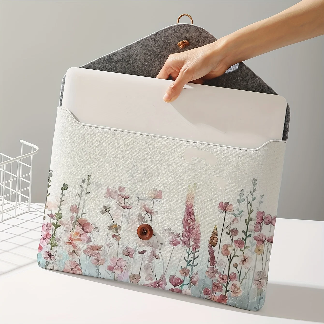 Floral print pattern laptop bag with soft laptop fabric cover, suitable for laptop soft cover storage and tablet storage bag