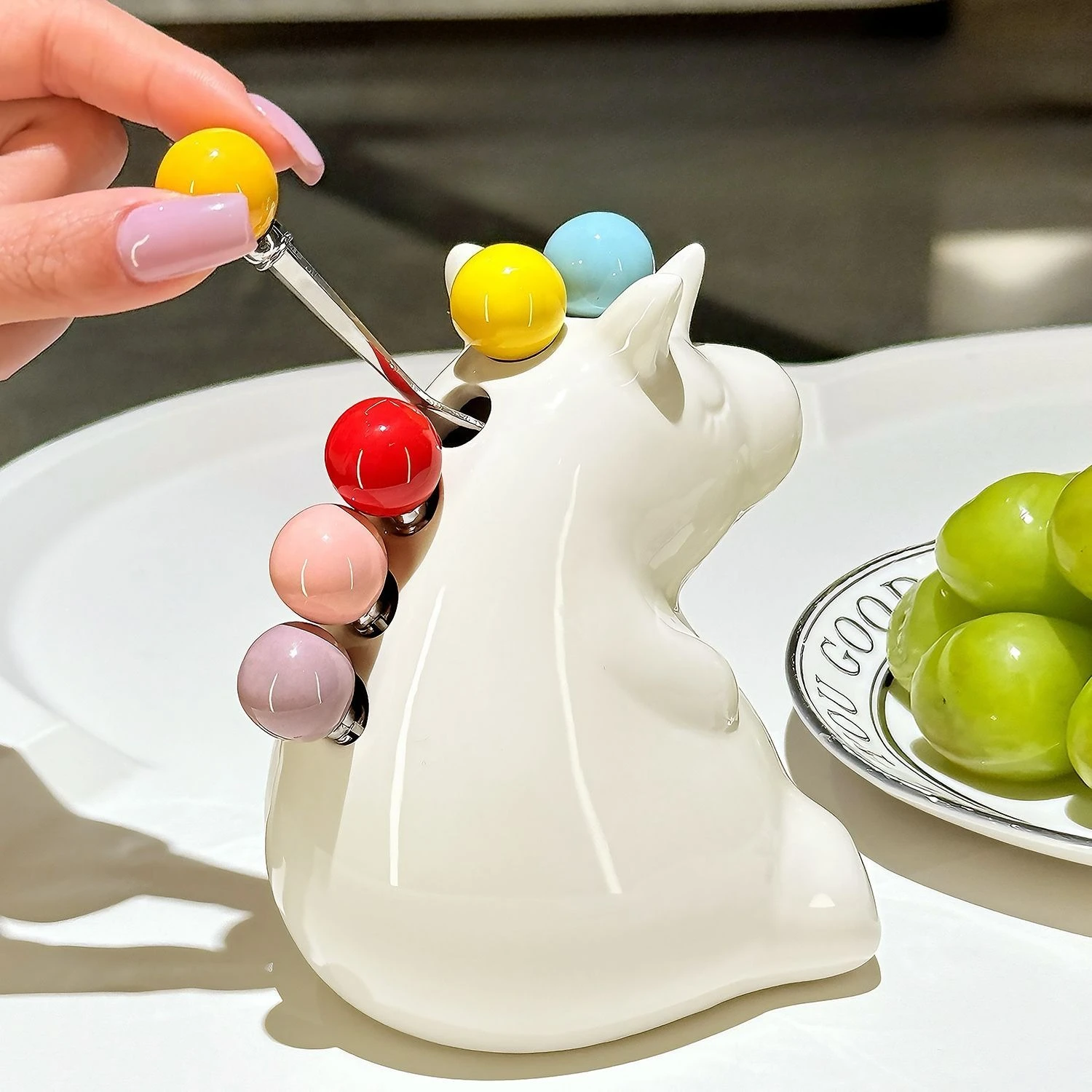 

Stainless Steel Fruit Fork Set – Elegant Dessert Forks with Safe Ceramic Tips & Storage Jar (Child-Friendly)