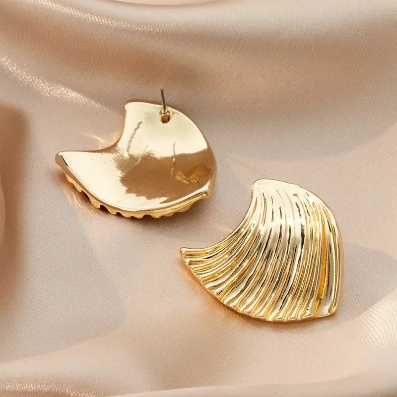 Irregular Geometric Wave Shell Sector Striped Earrings For Women OL Party Gift Fashion Jewelry Ear Accessories CE140