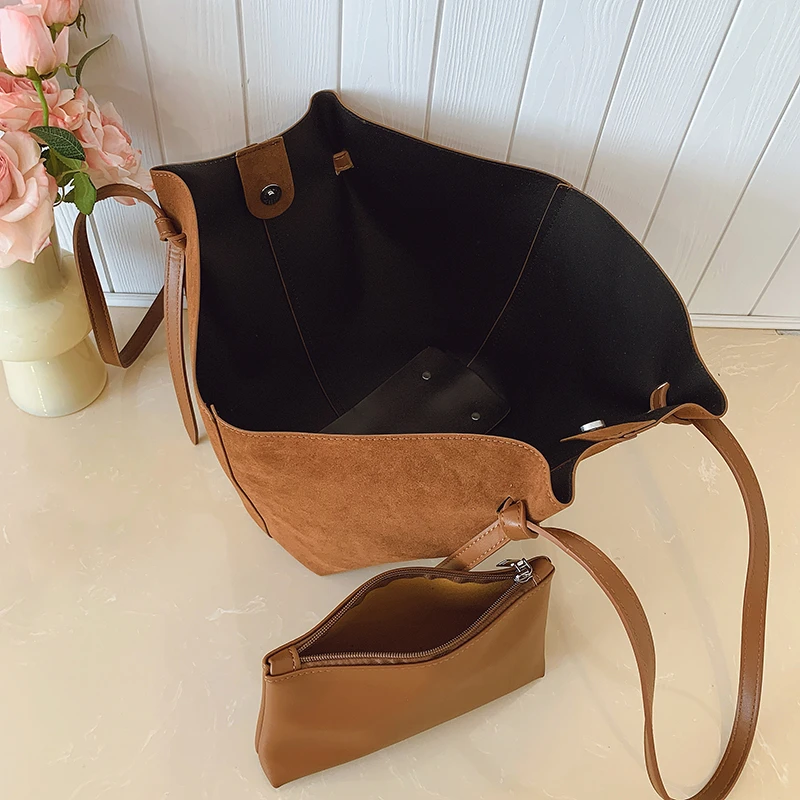 Sac cabas à ailes en cuir suéd - Luxury Bags Tote avis et prix